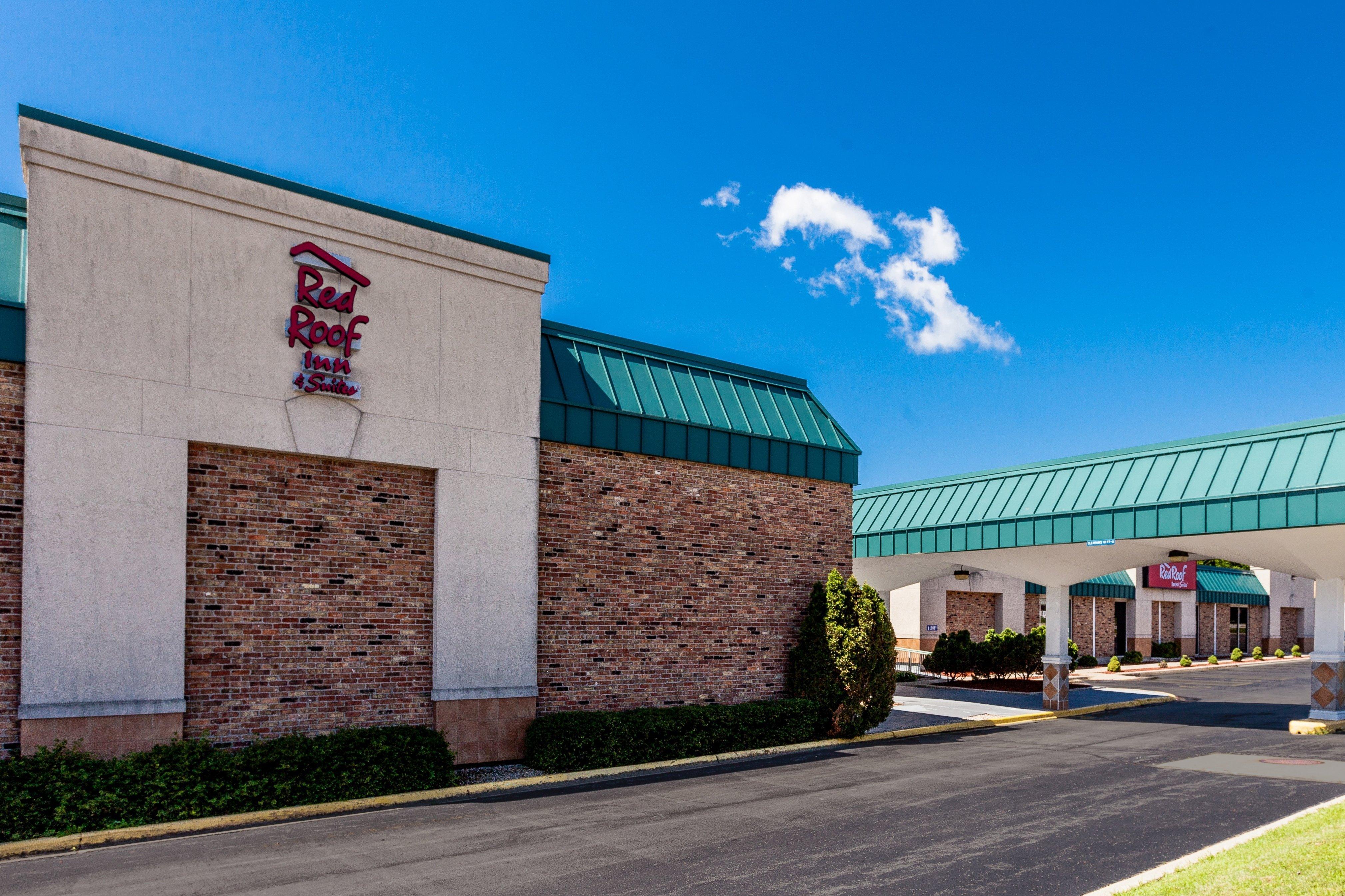 Red Roof Inn & Suites Dekalb Dış mekan fotoğraf