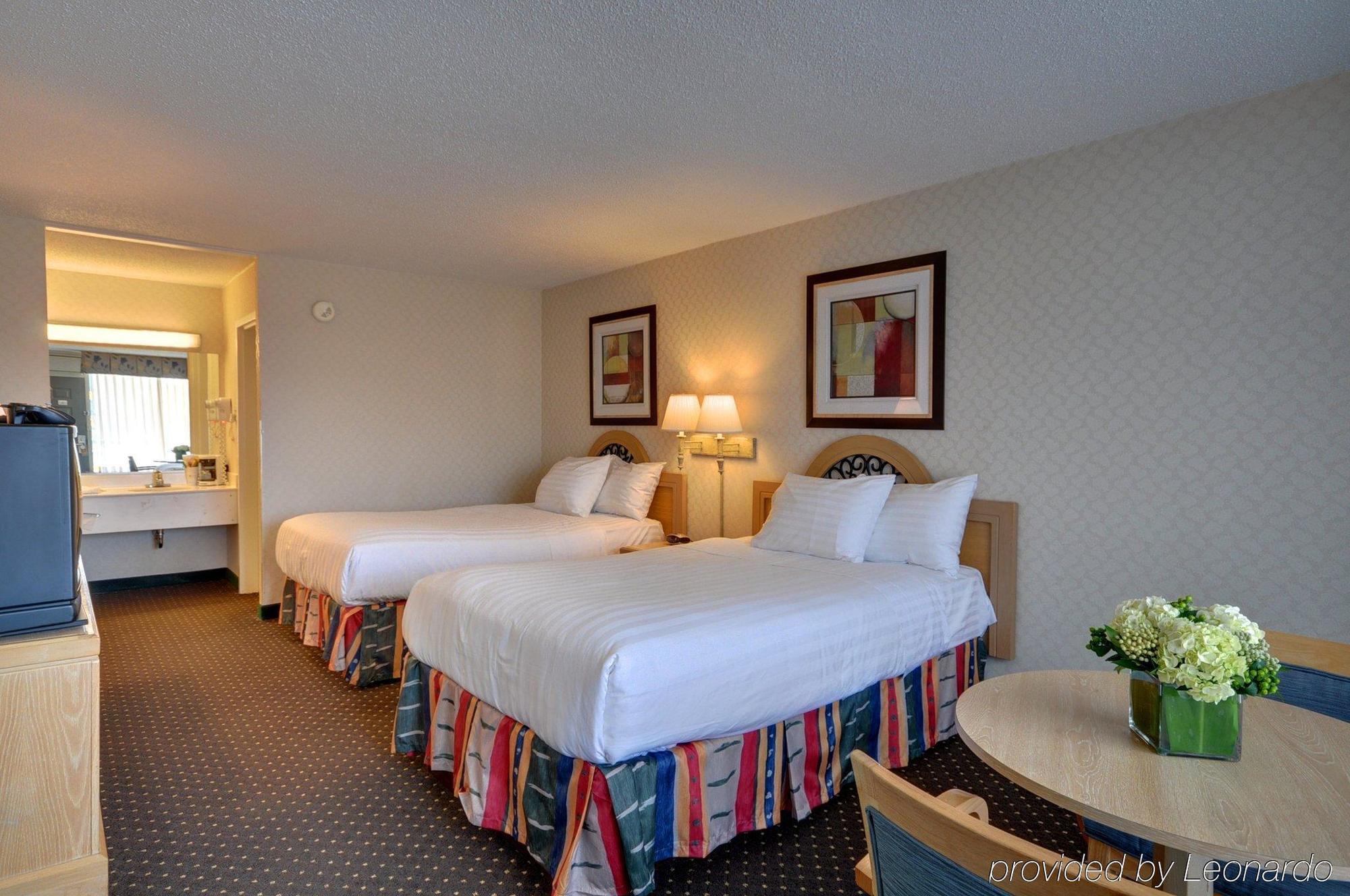 Red Roof Inn & Suites Dekalb Oda fotoğraf