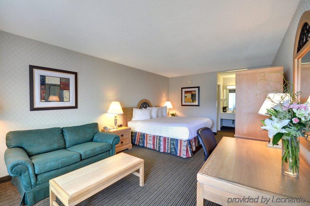 Red Roof Inn & Suites Dekalb Oda fotoğraf