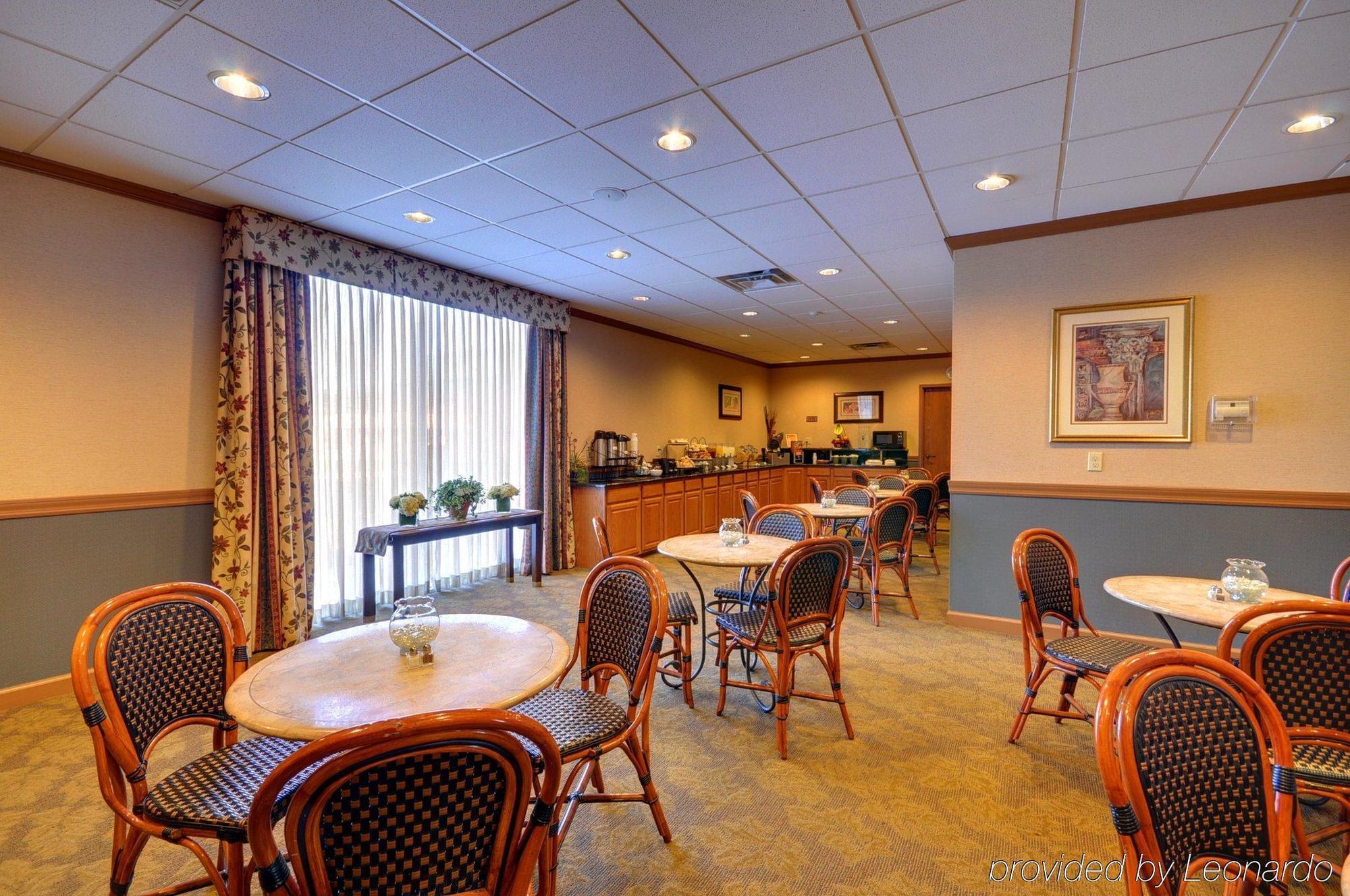 Red Roof Inn & Suites Dekalb Restoran fotoğraf