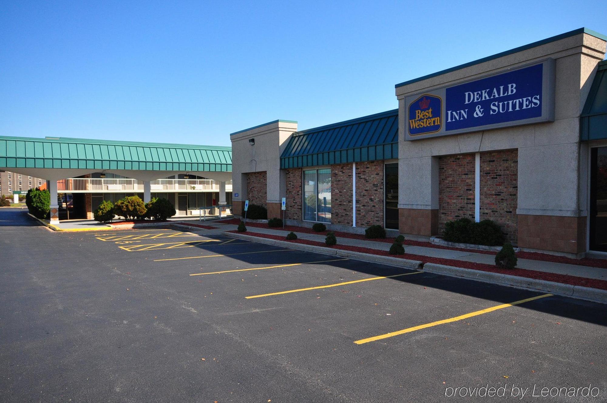 Red Roof Inn & Suites Dekalb Dış mekan fotoğraf