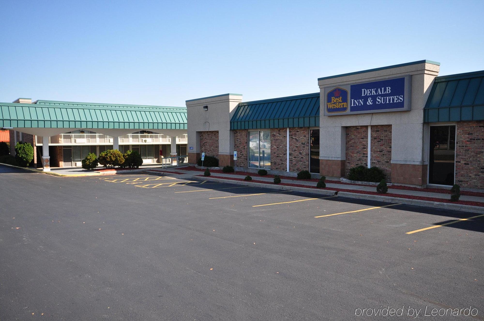 Red Roof Inn & Suites Dekalb Dış mekan fotoğraf